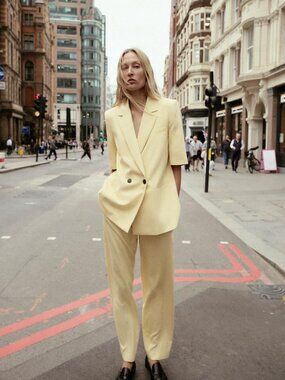 NWT ZARA SHORT-SLEEVED TEXTURED BLAZER & STRAIGHT LEG PANTS SET XS